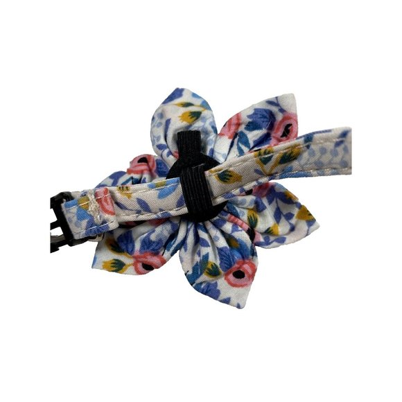 Cat Collar New Adjustable With Flower & Jingle Bell - Picture 4 of 5